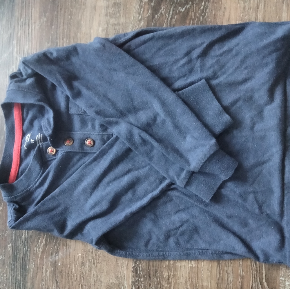 3T long sleeve and shorts bundle - Picture 8 of 8